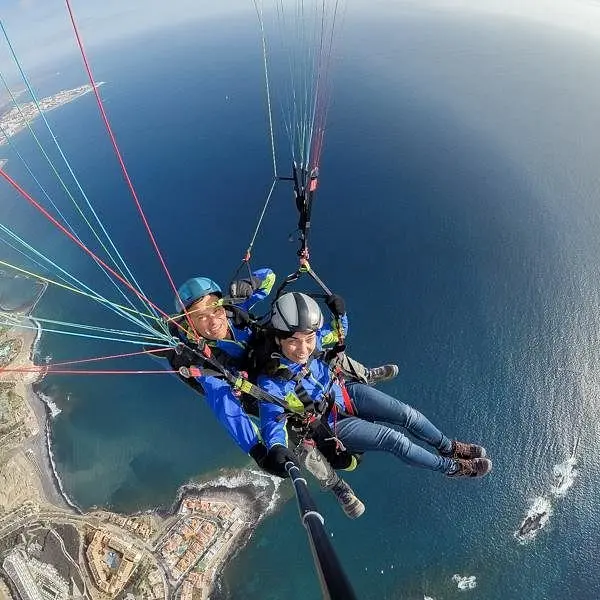 PARAGLIDING
